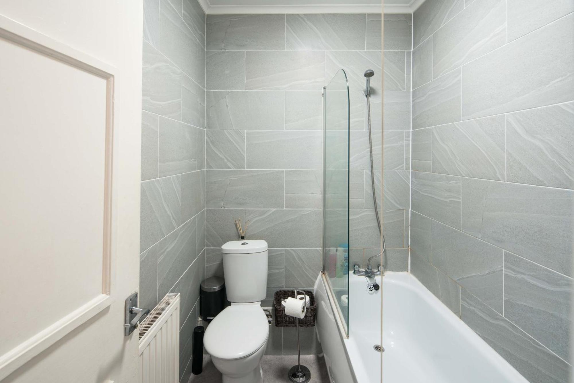 Private Double Room Shared Bathroom Near City Centre London Kültér fotó
