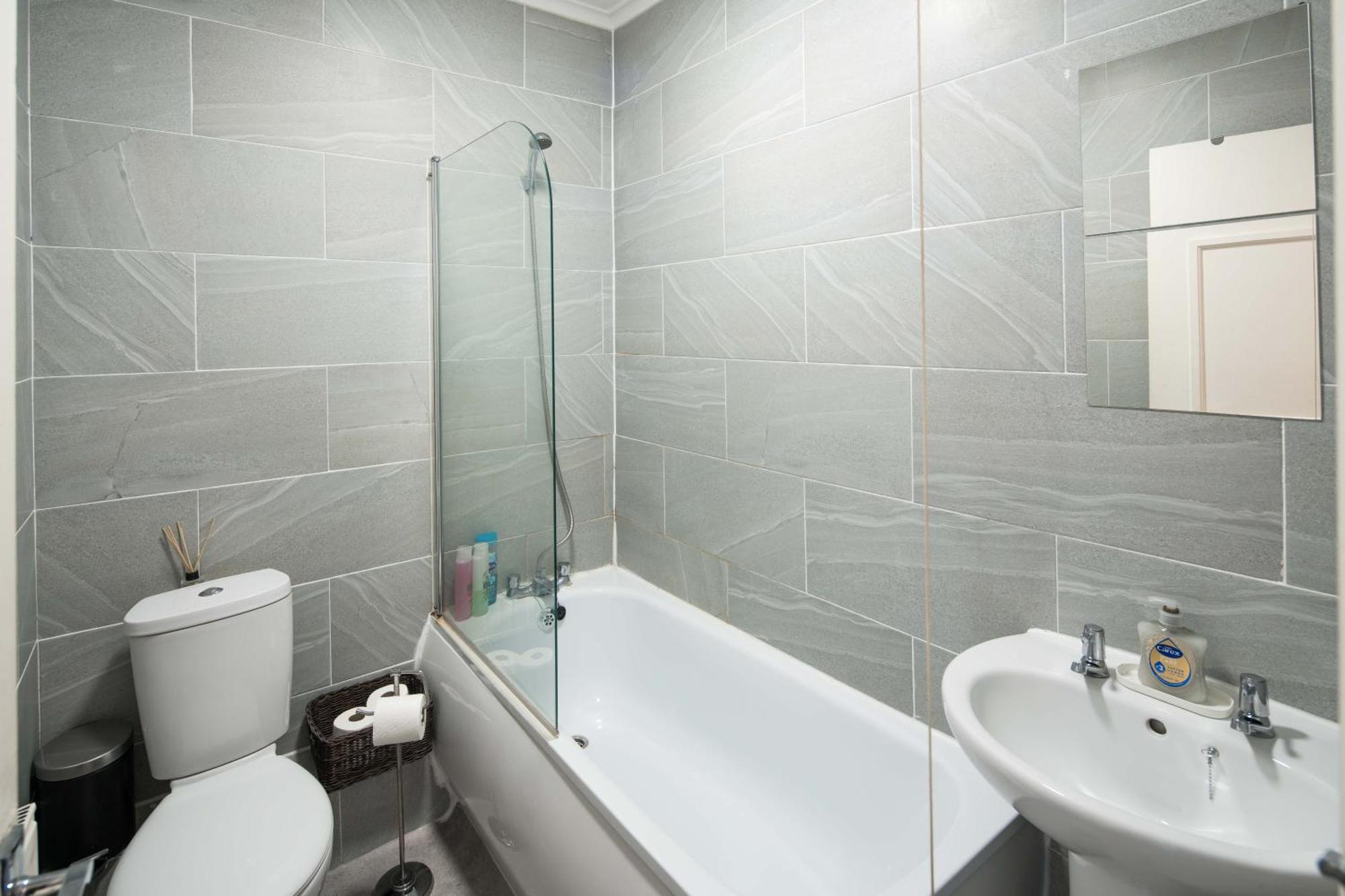 Private Double Room Shared Bathroom Near City Centre London Kültér fotó